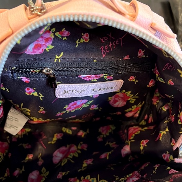 Betsy Johnson Mini Heart Backpack - Picture 7 of 10